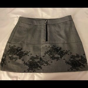 Zara Mini skirt, gingham and lace!